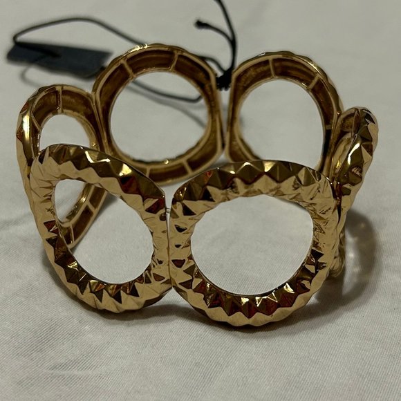 Hammered Gold Circle Stretch Statement Bracelet - Picture 2 of 8